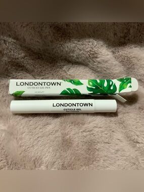 Londontown Cuticle Gel Pen - Hydrating Nail Care